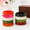 Colección irregular de moda europea y americana de pulseras de resina con tachuelas para mujer, pulseras de moda europeas y americanas personalizadas y exageradas al por mayor