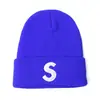 Gorra para Mujer Otoño e Invierno Moda Coreana Parejas Hombres y Mujeres Lana Tejida Gorra tipo Pullover Letra S Mismo Estilo que Yang Mi