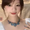 ¡El Secreto del Mar! Collar de Flor Azul, Estilo Vacaciones en la Costa, Cadena Atmosférica para la Clavícula, Colgante de Lujo Ligero