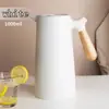Hervidor Aislado Estilo Europeo de 1L Botella de Agua Caliente para el Hogar Botella Aislada Mango de Madera Gran Capacidad Hervidor de Agua Caliente