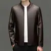 Nova Jaqueta de Couro PU Haining Outono e Inverno para Homens, Jaqueta Estilo "Dad" de Pele de Ovelha, Jaqueta de Couro para Meia-Idade com Forro de Lã, Casaco Engrossado e de Corte Solto
