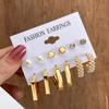 Venta caliente transfronteriza europea y americana. Pendientes de mujer con geometría cuadrada de metal europeos y americanos, pendientes de aro de alta calidad en forma de C.