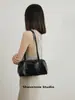 Nova Bolsa de Axila com Design de Nicho Textura Retrô Sensação de Alto Padrão Grande Capacidade Portátil para o Dia a Dia Bolsa de Ombro Bolsa Boston