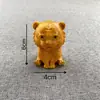 Adorno de Gato Curioso de Boj Lindo Animal Creativo Mini Juguete de Gato de Madera Pieza de Mano Regalo de Cumpleaños