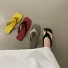 Sandalias Planas de Punta Cuadrada de Moda 2026 con un Hermoso Diseño de Espiga, Pantuflas Estilo Hada, Versión Coreana, Nuevas Pantuflas de Terciopelo de Verano para Uso en Exteriores