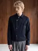 Jaqueta Masculina ARES com Botão Oblíquo e Zíper, Gola Desconstruída, Roupa Externa Masculina, Corte Limpo, Ombro Normal, Curta e Larga, Top de Outono