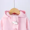 Nueva colección de otoño y primavera: adorable mameluco de una pieza con forro de felpa para bebés niñas, con un lindo diseño de gato, perfecto para usar al aire libre, proporcionando calor y protección contra el viento