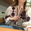 ¡Línea de Lujo Ligero Estilo Francés! Camisa de Bambú y Algodón con Bordado Tridimensional de Estilo Étnico Vintage, Cuello Redondo y Mangas de Farol para Mujer, Primavera y Verano