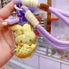 Llavero Melodía de Fresa Dorada Colgante de Bolsa de Dibujos Animados Cadena para Teléfono Gato Kt Decoración de Transmisión en Vivo de Comercio Transfronterizo