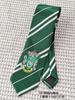 Corbata larga con diseño de manos que rodean a la escuela Hogwarts de Harry Potter, roja, verde, azul y amarilla, de poliéster y seda.