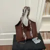 Bolso tote de ante de gran capacidad transfronterizo, bolso de hombro tejido con pañuelo de seda retro, bolso de estilo casual para mujer para el día a día