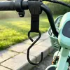 Gancho universal de aço inoxidável montado na frente para motocicletas e veículos elétricos, espessado, instalação sem furos, forte capacidade de carga, especializado para pendurar itens no guidão