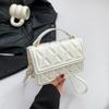Bolsa Quadrada Pequena Casual para o Dia a Dia Verão 2026 Novo Estilo Design Liso Cor Sólida Moda Simples Portátil de Ombro Transversal Tendência