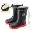 Botas de Chuva Transfronteiriças Masculinas de Cano Médio Estilo Novo Casual Masculino Solado Grosso Adulto Impermeável Sapatos de Borracha Resistentes ao Desgaste Antiderrapantes Sapatos Aquáticos