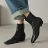 Nuevas botas cortas de oveja de capa exterior para otoño e invierno, puntera cuadrada retro francesa, tacón grueso, cremallera trasera, botas de moda adelgazantes para el trabajo, transfronterizas
