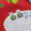 Pendientes Yuebao de plata de ley S925 con diseño de jaspe hetiano retro y diseño de hierba Tang, elegantes y modernos.