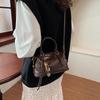 Bolsa de Mão de Couro com Cera de Óleo Retrô para Mulheres 2025 Nova Moda Versátil Bolsa Transversal de Luxo Bolsa de Ombro Casual Almofadada