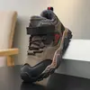 Nuevos zapatos deportivos para niños de otoño e invierno, forrados de felpa y engrosados para abrigar, zapatos de algodón de talla grande para uso en exteriores, zapatos casuales antideslizantes para niños mayores, transfronterizos