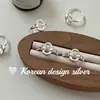 Joyería de diseño nicho estilo ins coreano Anillo ovalado hueco minimalista de plata de ley S925 con un ambiente único, fresco y discreto