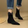 Botas de vaquero western vintage de gamuza suave 2026 nuevas para mujer, botines de tacón grueso, botines Chelsea Chelsea de punta escarchada de invierno