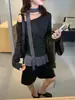 Camiseta de manga larga a cuadros con retazos, de hombros descubiertos, moderna y única para otoño, corte ajustado y favorecedor