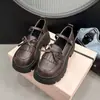 Sapatos Mary Jane Pequenos de Couro para Mulheres 2025 Primavera e Verão Novos Retro Estilo Britânico Confortáveis e Versáteis Doces e Descolados Estilo Japonês Sapatilhas