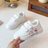 Zapatos Infantiles Primavera Verano Campus Nuevo Estilo Zapatos de Vestir 2026 Zapatos Blancos Tabla Casual Rendimiento Zapatos Blancos Pequeños para Niños Zapatos Deportivos