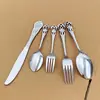 Juego de Cubiertos de Acero Inoxidable Transfronterizo con Relieve Hueco Diseño Vintage, Juego de 5 Piezas Estilo Europeo para Steak, Tenedor y Cuchara, Venta al por Mayor desde el Fabricante