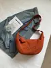 Bolsa de Ombro Feminina Casual Leve para o Trabalho, Nova Chegada Outono e Inverno Coreana Ins, Bordada com Letras, Modelo Dumpling