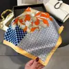Lenço Quadrado Pequeno Transfronteiriço Lenço de Seda Lenço Feminino Primavera e Verão Lenço Estampado Coreano Lenço de Proteção para Pescoço Gola Profissional