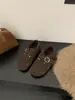 Novo Estilo de Inverno Birkenstock de Veludo com Solado Macio para Mulheres, Birkenstock Preguiçoso com Solado Plano, Sapatos Retro Feijão, Sapatos Quentes de Algodão