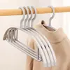 Cabides sem marca, varais de secar roupas antiderrapantes, cabides de plástico, ganchos de cabide para roupas domésticas, varais de roupas, cabides de roupas para pendurar