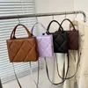 Bolso Tote Grande de Estilo Europeo y Americano con Relieve de Gran Capacidad Simple para Mujer 2025 Nuevo Bolso Acolchado de Moda Tendencia