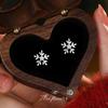 Pendientes de Copo de Nieve Lindos Plateados con Circonita Microincrustada, Pendientes Dulces Elegantes y Frescos de Fábrica, Accesorios de Oreja de Invierno