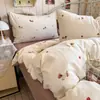2025 Nuevo Estilo Ins Sensación de Viento y Nube Agradable a la Piel Doble Capa de Gasa Uso en Casa Dormitorio Suave Juego de Cuatro Piezas Más Vendido en Xiaohongshu Flor