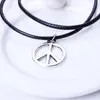 Collar con Colgante de Logo de Paz Versátil Elegante Exagerado Retro Europeo y Americano Cadena para Clavícula Cordón de Cuero Moda de Lujo Accesible