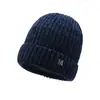 Chapéu de Lã Tricotado com Forro de Veludo Novo para Outono e Inverno, Proteção para as Orelhas, Moda Jovem, Chapéu Pulôver para Esportes ao Ar Livre
