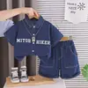 Ropa de Verano para Niños Conjunto de Camisa de Mezclilla de Manga Corta para Niños Nuevo Estilo 2026 Atuendo Genial Estilo Urbano para Niños Pequeños Caballeros