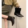 Estilo Girly Francês Laço Camurça de Couro Bovino Costura Mary Jane 2025 Inverno Salto Médio Grosso Bico Quadrado Pequeno Couro Genuíno Botas Curtas