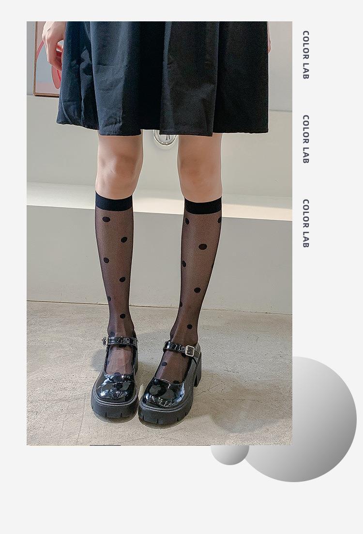黑白中筒潮袜_04.jpg