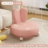 Taburete con Ruedas Giratorias para Abrir Paquetes, Taburete Bajo con Ruedas, Silla Estilo Crema, Taburete Pequeño para el Hogar para Limpiar Pisos, Acabado de Costuras y Organización de Artículos, Taburete Redondo