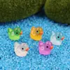 Muñeco de pato de dibujos animados amarillo luminoso adornos pequeños micro paisajismo resina joyería creativa manualidades accesorios
