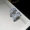 Pendientes de Botón de Flor de Circonita Estilo Minimalista Aguja Plateada Coreanos Ins Elegantes Versátiles Pendientes de Lujo Ligero Pendientes de Gama Alta