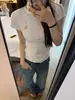 Camiseta Redonda de Manga Curta Tendência de Nicho para Mulheres, Nova Slim Fit de Verão, Top Versátil que Valoriza a Silhueta