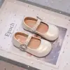 Sapatilhas Femininas Bico Redondo Fivela Única Mary Janes Estilo Primavera/Outono 2026 Corte Baixo Versátil Sapatos de Vovó Versáteis Sapatinhos de Couro Versáteis