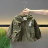 Jaqueta Infantil de Primavera e Outono para Meninos e Meninas, Estilosa Versão Coreana Verde Militar com Capuz e Bolsos com Letras