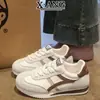 Sapatos Femininos de Couro Genuíno, Tênis de Treino Alemães com Solado Macio, Modelo Feminino, Novo Versátil Casual Esportivo Branco Outono 2026