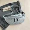Bolsa de peito em lona bordada com design artístico temático de floresta e poás, uma nova bolsa de peito/bolsa de cintura de grande capacidade e portátil para a temporada de outono de 2026