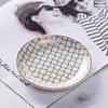 Bandeja de Cerâmica Nórdica em Forma de Concha para Joias Esmalte Perolado Porta-Anéis Prato de Armazenamento Ornamento de Mesa para Banheiro e Casa Porcelana Branca
