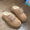 Estilo Novo Inverno 2026 Pantufas Quentes de Lã com Fechamento Fácil, Pantufas Meias, Sapatos de Algodão, Botas de Neve com Solado Grosso